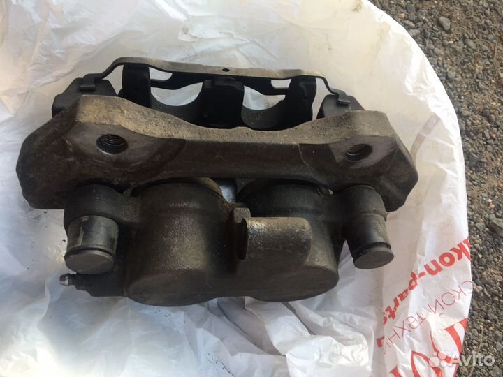 Суппорт передний mercedes ml w166