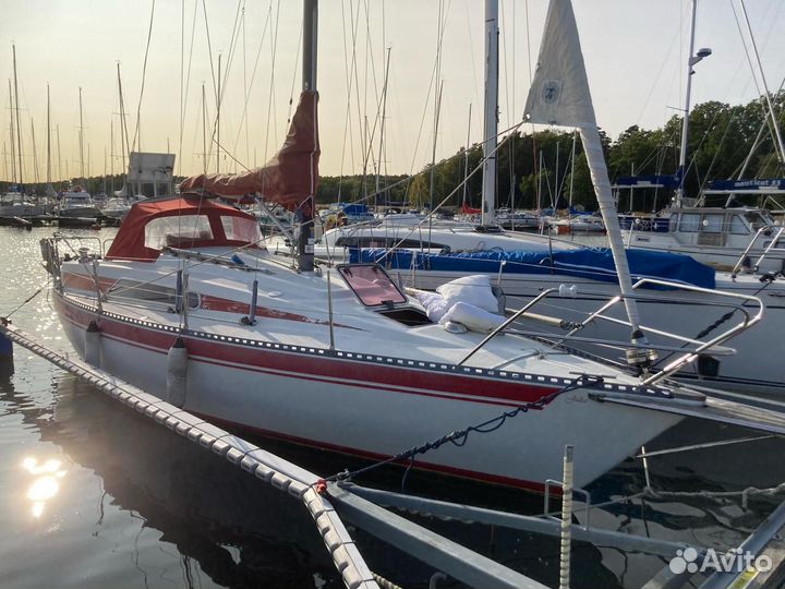 Яхта парусная 31 фут в полной комплектации