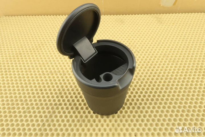 Пепельница передняя 8X0864575A