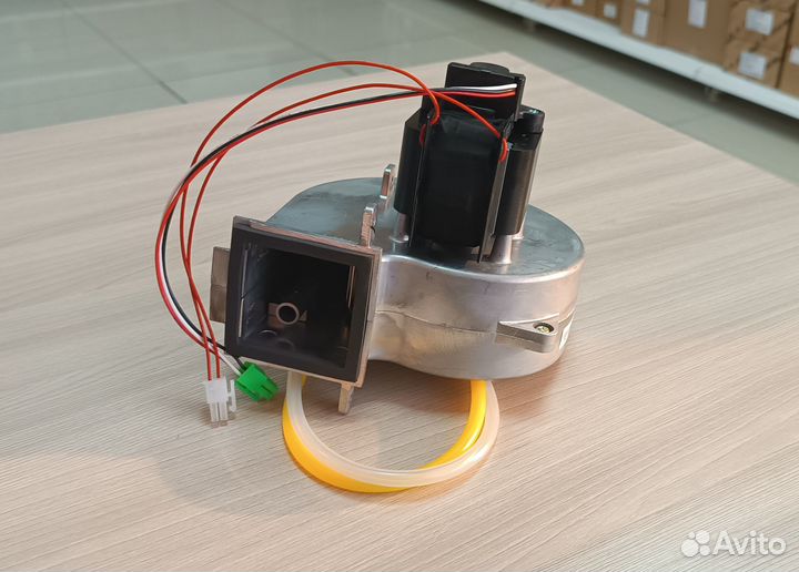 Вентилятор Navien Ace 30-35K (30005562C)