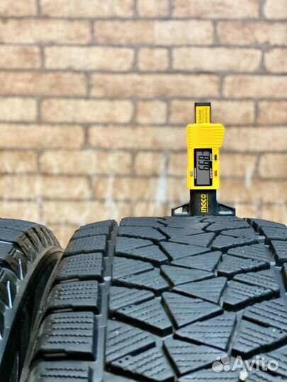 Bridgestone Blizzak DM-V2 225/65 R17