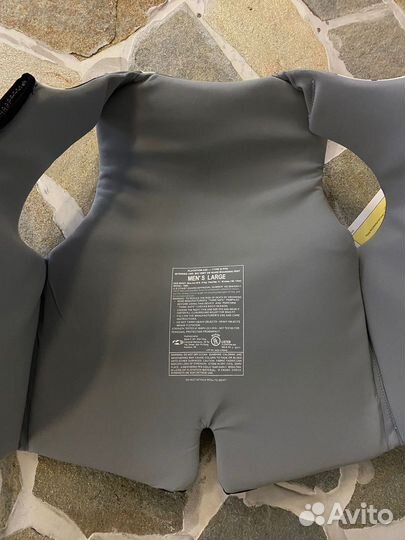 Спасательный жилет