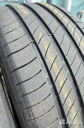 Michelin Primacy 4 245/45 R17