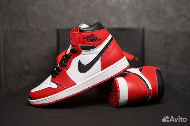 Кроссовки Nike Air Jordan 1 High Retro Red