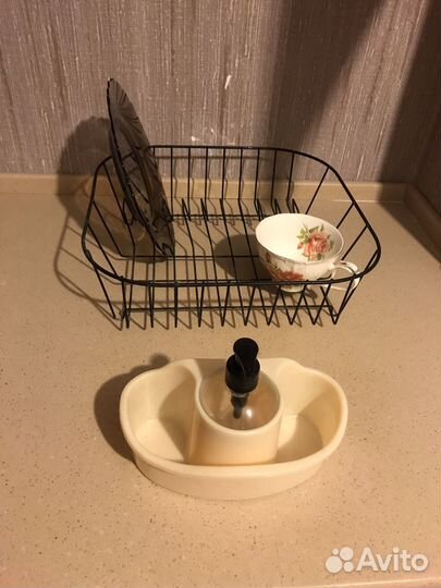 Сушилка для посуды с подставкой для губки