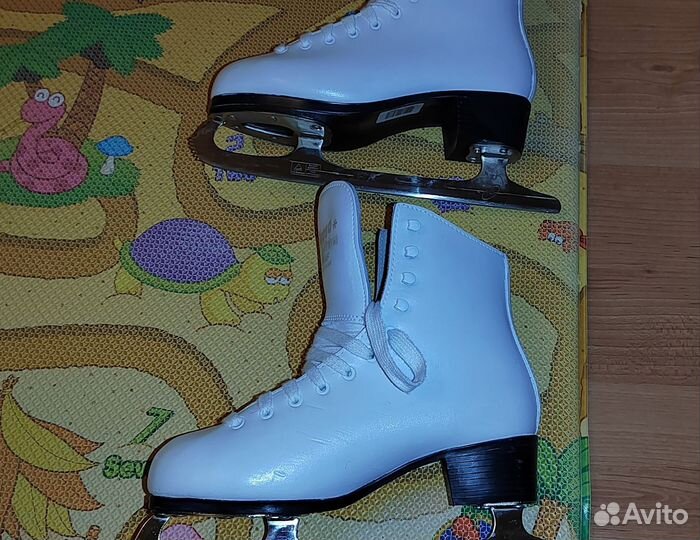 Коньки фигурные женские 39