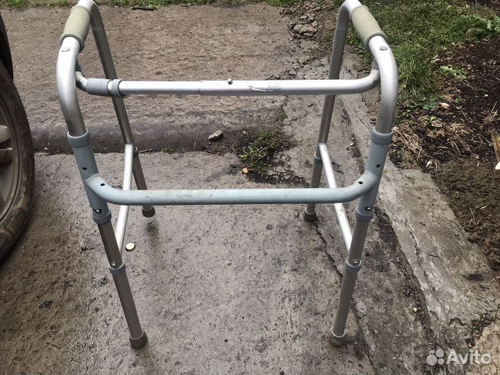 Ходунки для инвалидов