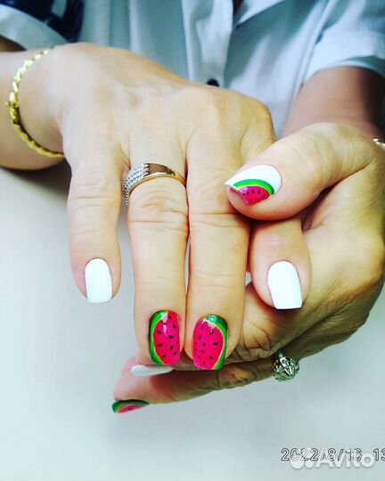 Маникюр педикюр