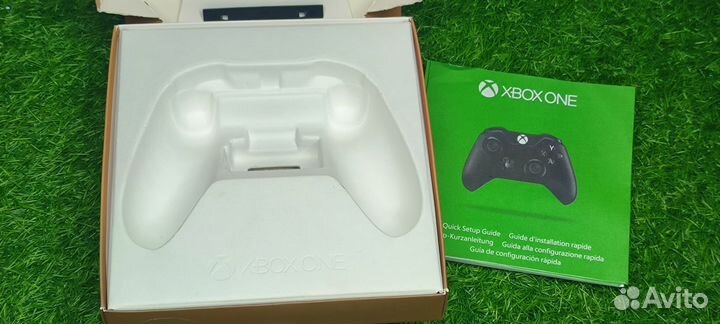 Коробки от Xbox One 1TB + от геймпада Xbox One