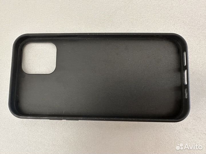Чехол на iPhone 12