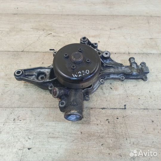 Насос водяной (помпа ) Mercedes-Benz S-Class W220