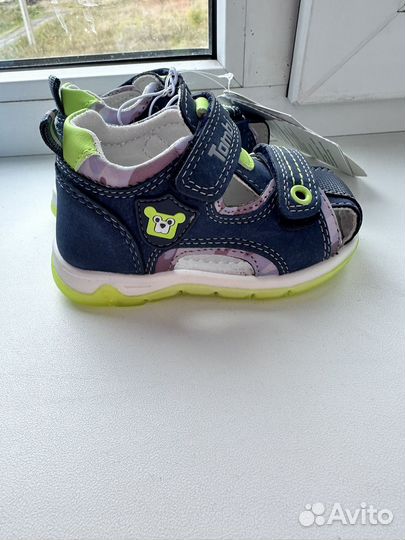 Сандали новые