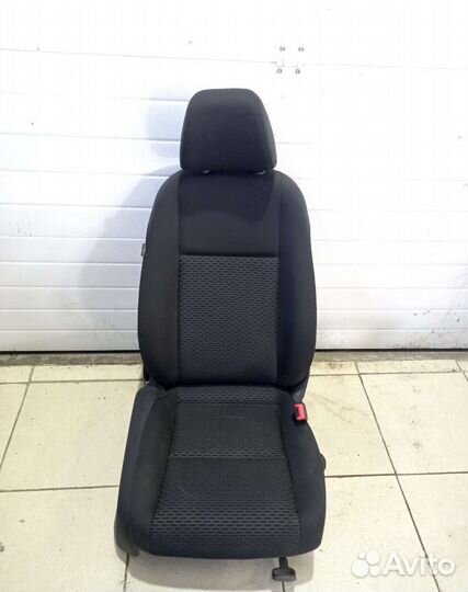Сидение правое VW Jetta 6