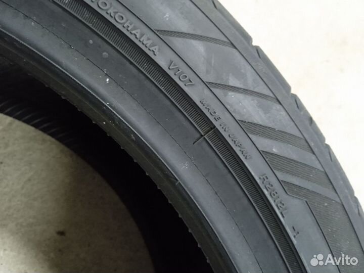 Yokohama Advan Sport V107 245/40 R19 и 275/35 R19 98Y