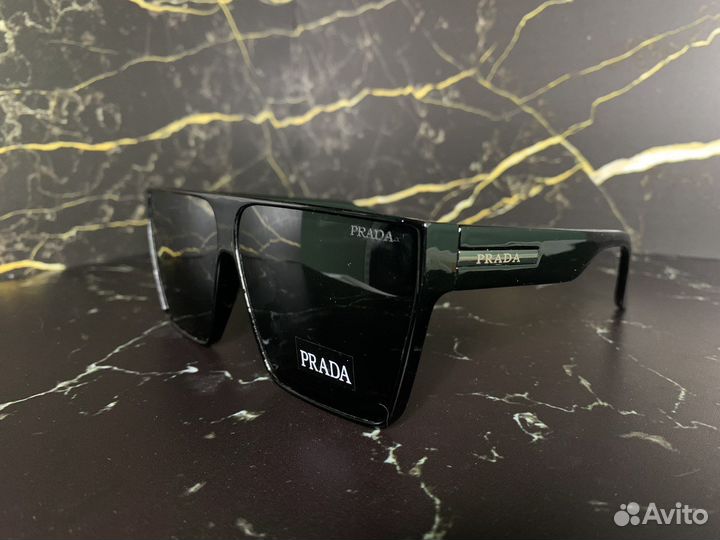 Солнцезащитные очки Prada черные глянцевые