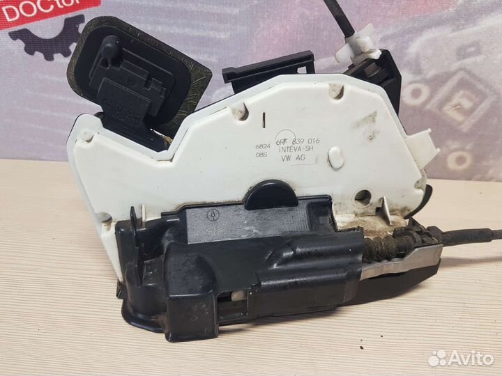 Замок двери задний правый Volkswagen Polo 5