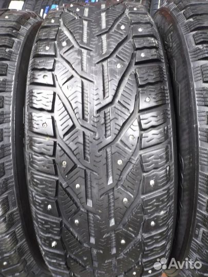 Kormoran SUV Stud 215/65 R16 102T