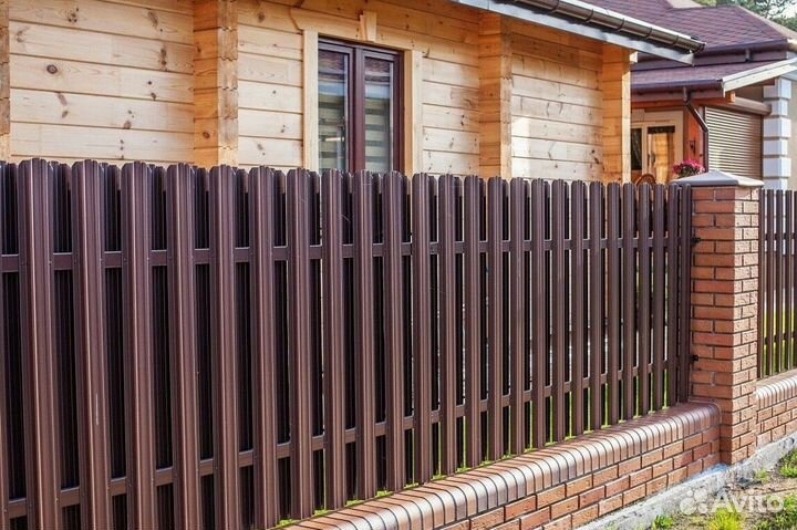 Железный штакетник