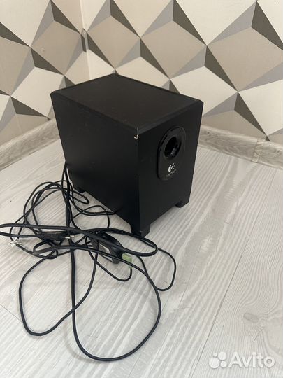 Игровой руль с педалями и колонкой Logitech