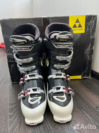 Горнолыжные ботинки новые
