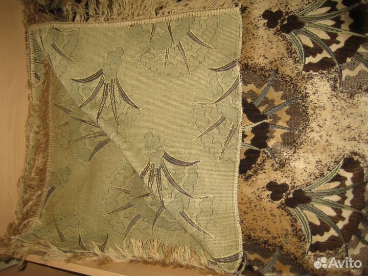 Покрывало на диван (кровать) с бахромой
