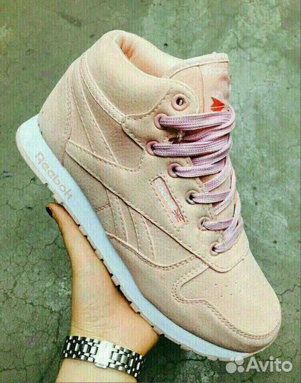 Женские кроссовки на меху 36р-р.Новые