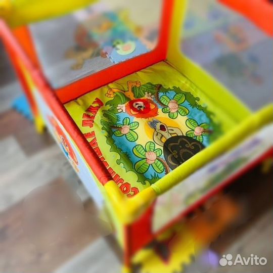 Продам детский уголок манеж складной в отличном со