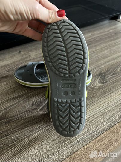 Сандали crocs