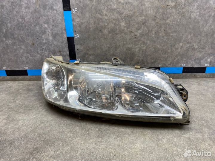 Фара передняя правая Peugeot 306 универсал 1.6 I