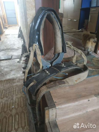 Сбруя: хомут, дуга, чрезсидельник