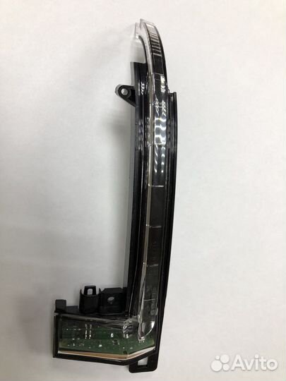 Повторитель поворота зеркале левый Audi A6