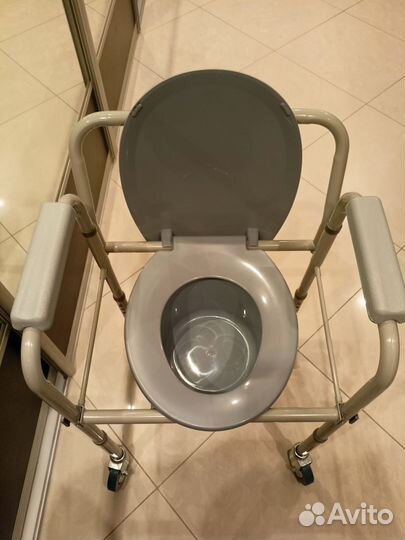 Санитарное кресло туалет