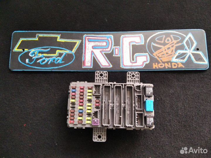 Блок предохранителей Honda Civic 5D 2006