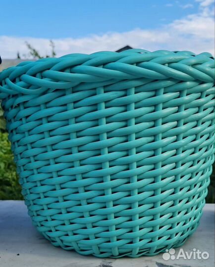 Кашпо из искусственного ротанга