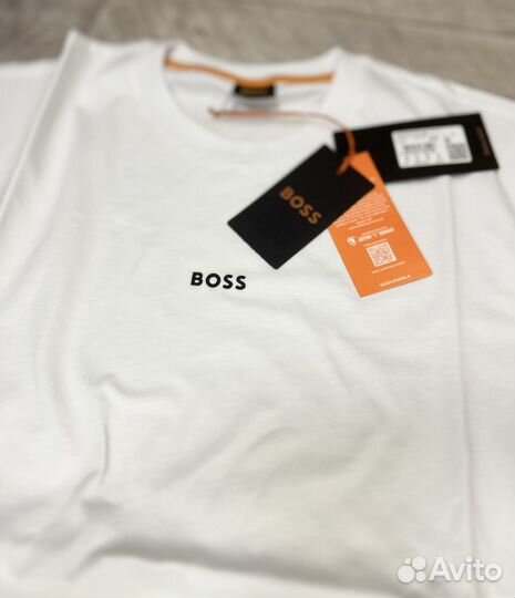 Белая базовая футболка Boss