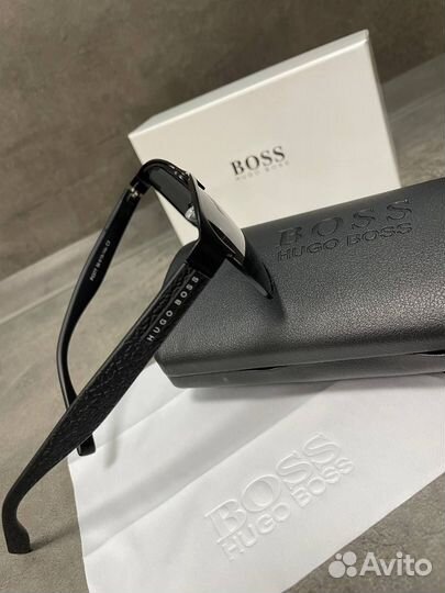 Очки солнцезащитные Hugo Boss