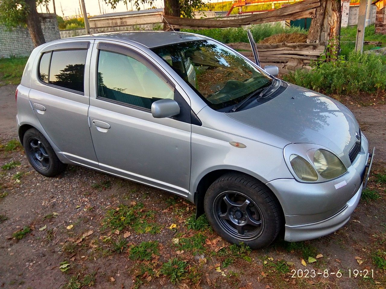Toyota Vitz: фото владельца