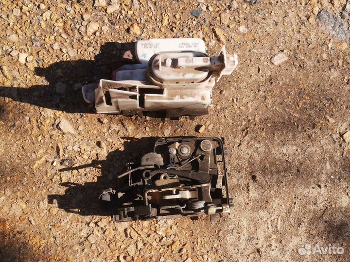 Замок задний левый Golf 3