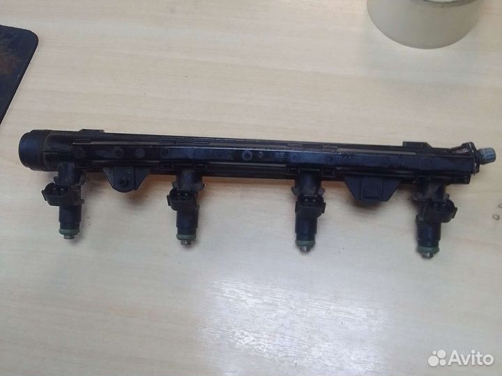 Топливная рампа Volkswagen polo, Skoda rapid 1,6