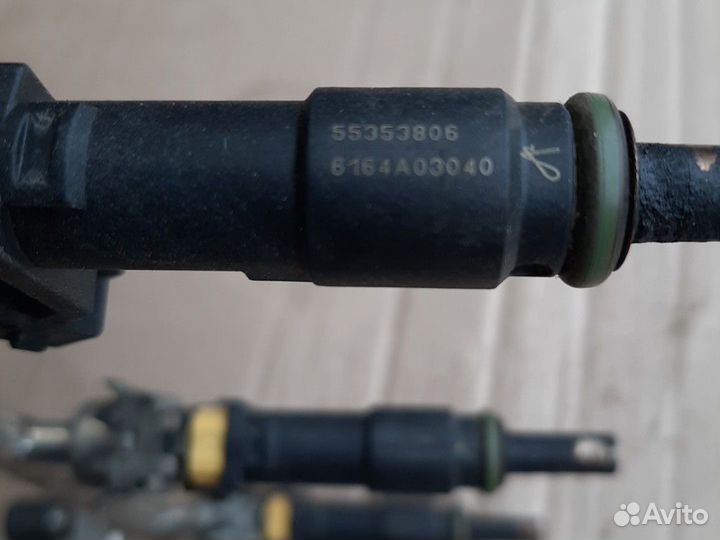 Форсунка топливная Opel Astra H Vectra C