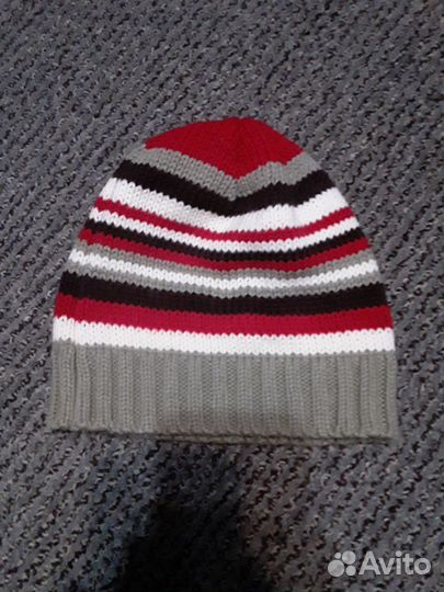 Новая шапка вязаная в полоску