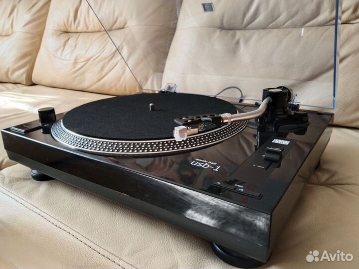 Виниловый проигрыватель music hall USB 1