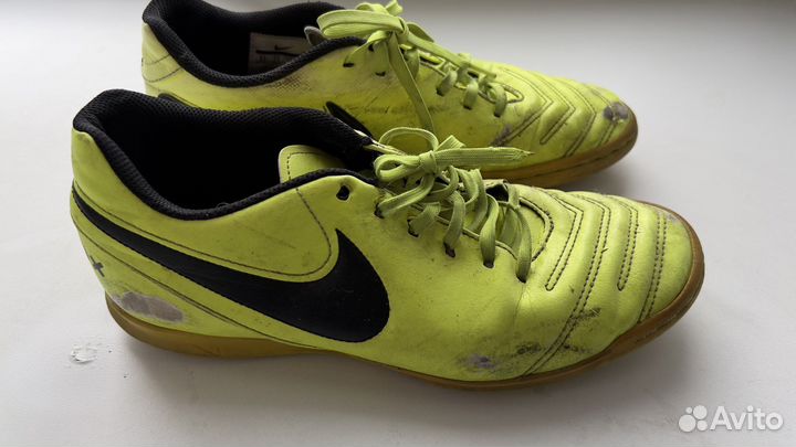 Футбольные бутсы nike р-р 42