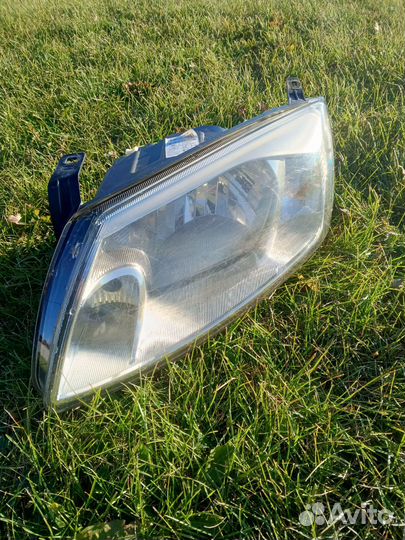 Фара левая Гранта