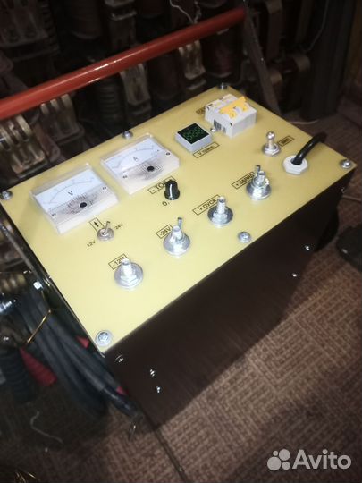 Пуско зарядное устройство 12 24 в. Пуск 500 А