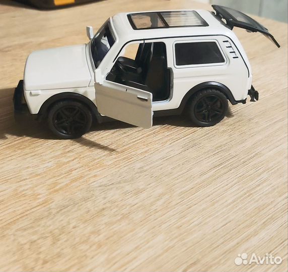 Модель игрушечного АВТОМОБИЛЯ из сплава