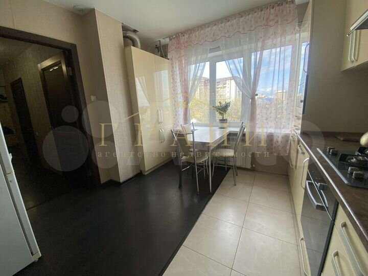 3-к. квартира, 82 м², 2/3 эт.