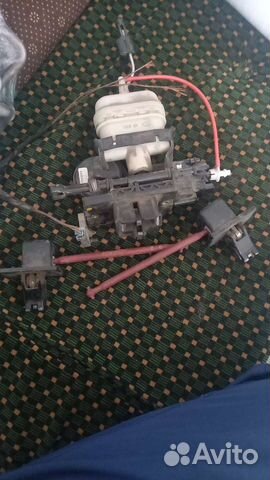 Замок багажника на мерседес 220