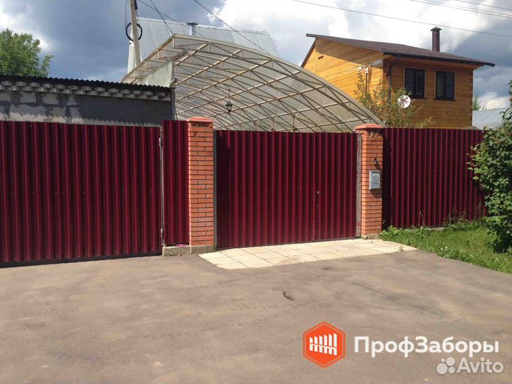 Забор из профнастила металлического штакетника 3д