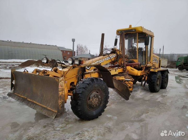 Грейдерист на дз-122